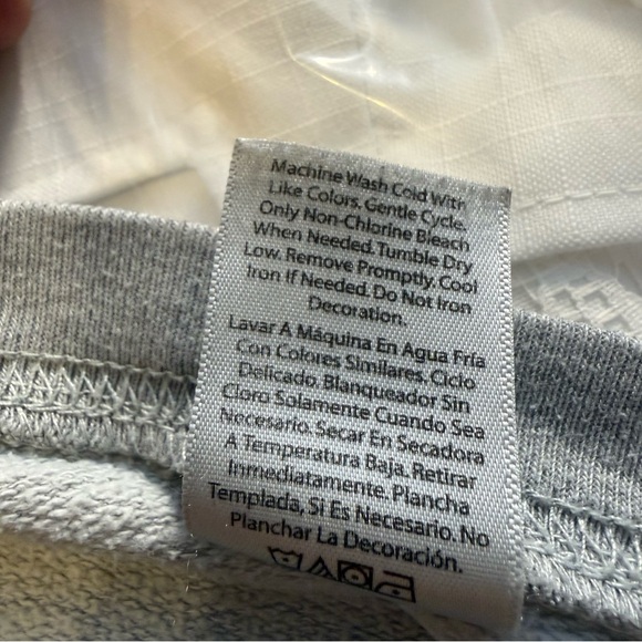 Gray Hocus Pocus Graphic Sweatshirt Women’s Size XXXL (21) - Picture 4 of 6